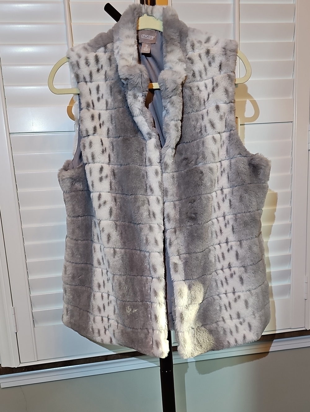 Chico's Gray Faux Fur Sleeveless Vest with Subtle Spot Pattern